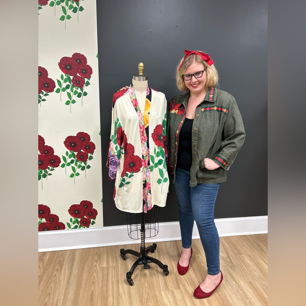 Designer Style Jacket w Bee Ribbon - Picture 3 of 6